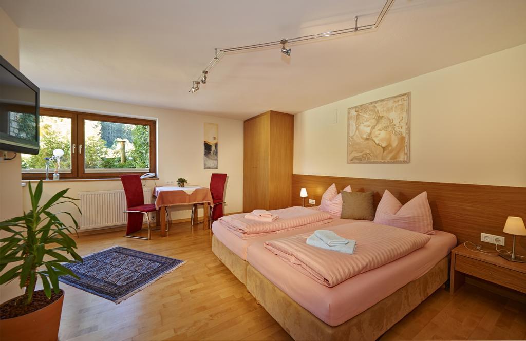 Apartments Neue Post Филцмос Стая снимка