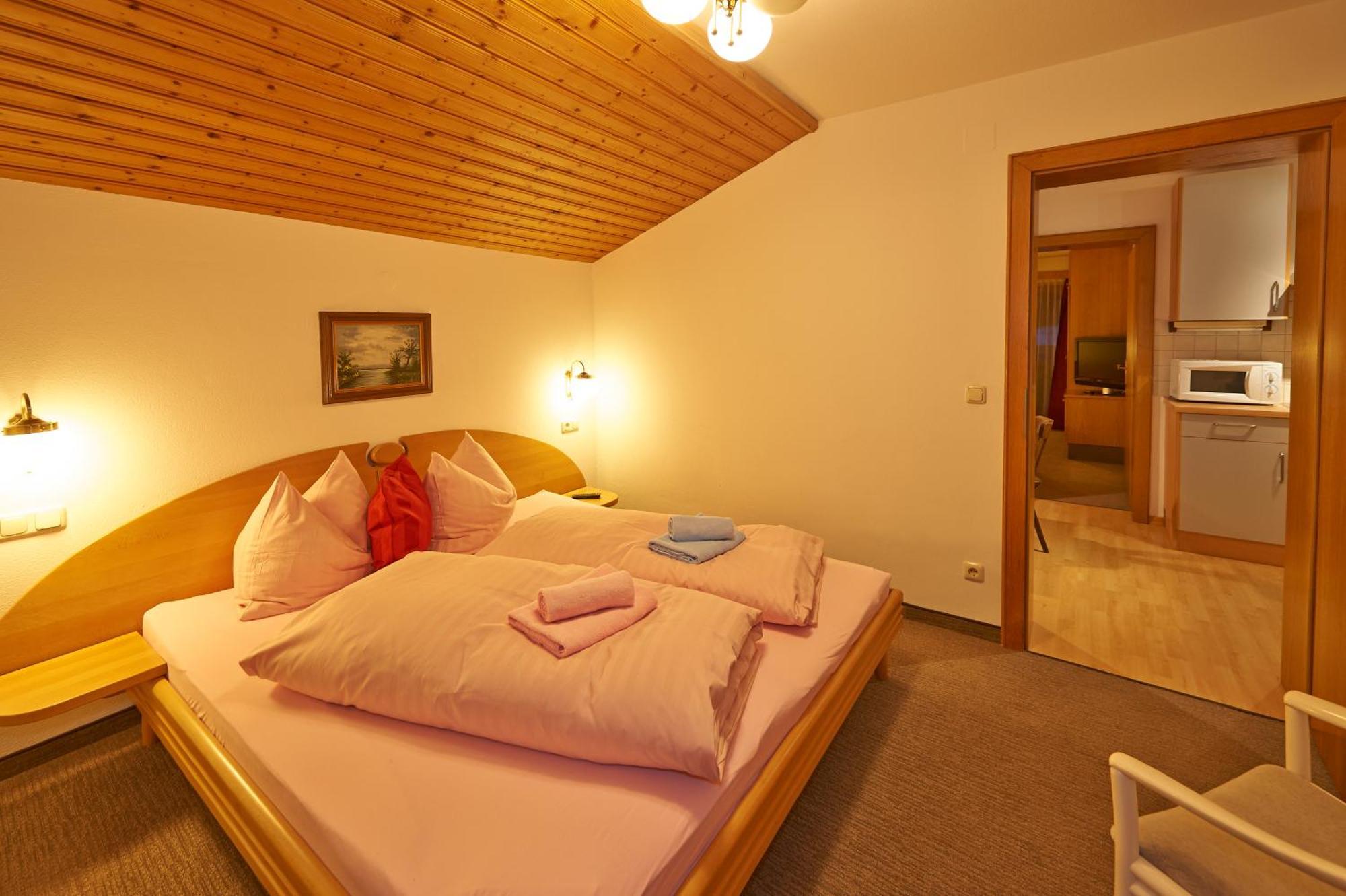 Apartments Neue Post Филцмос Стая снимка