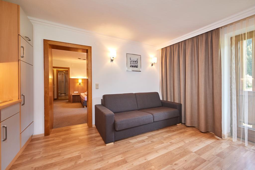 Apartments Neue Post Филцмос Екстериор снимка